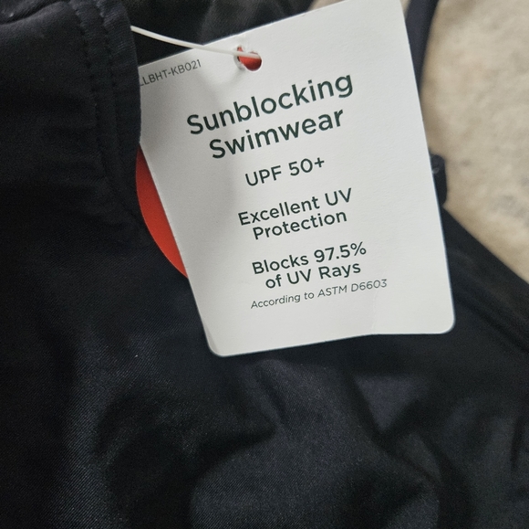 Womens one-piece swimsuit  size 4 reg - Picture 3 of 8